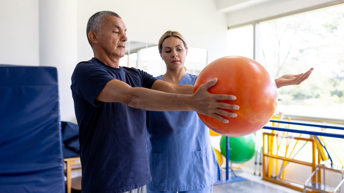 When to Consider In-Home Physical Therapy for a Loved One
